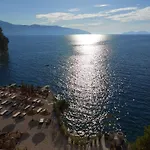 Deni Sea View *