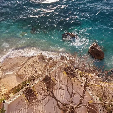 Deni Sea View *