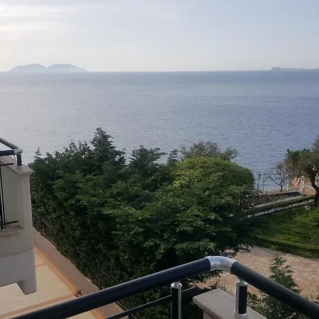 Deni Sea View *