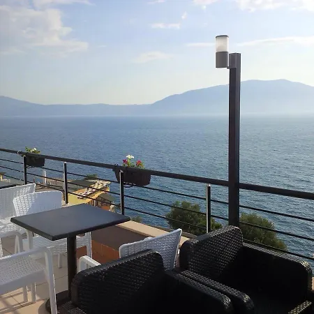 Deni Sea View *