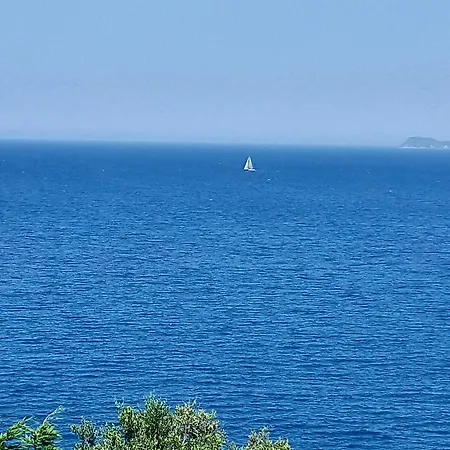 Deni Sea View Lägenhet Vlorë