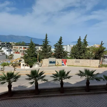 Deni Sea View Apartment