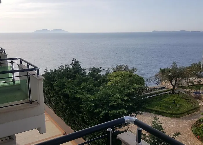 Deni Sea View *