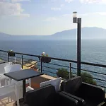 Deni Sea View *