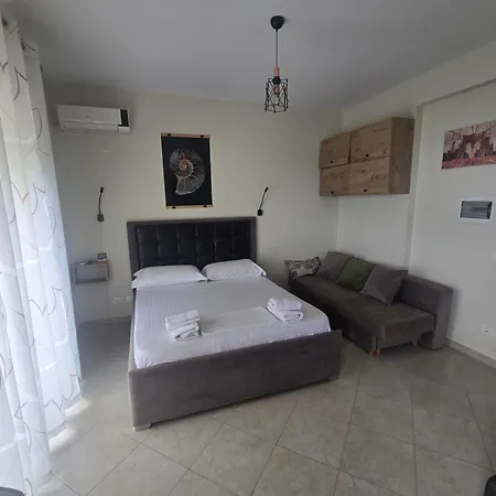 Deni Sea View דירה