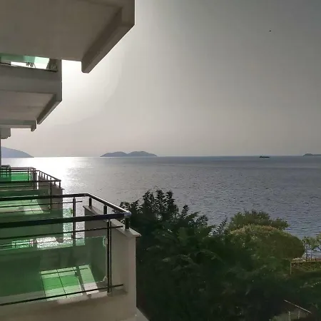 Deni Sea View * Vlorë