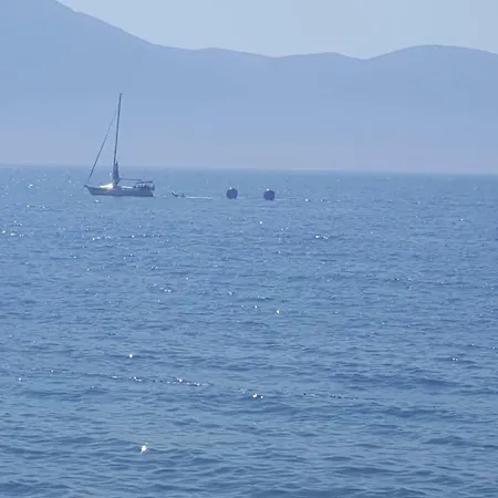 Deni Sea View *